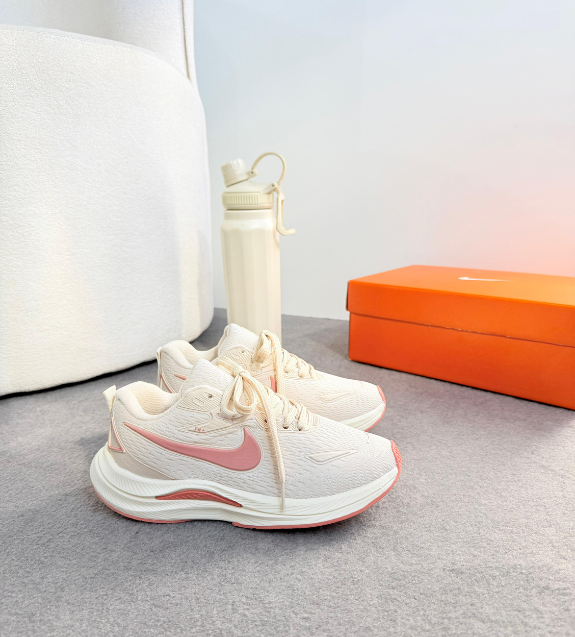 Nike Running Est. 1972 — Off/Goiaba