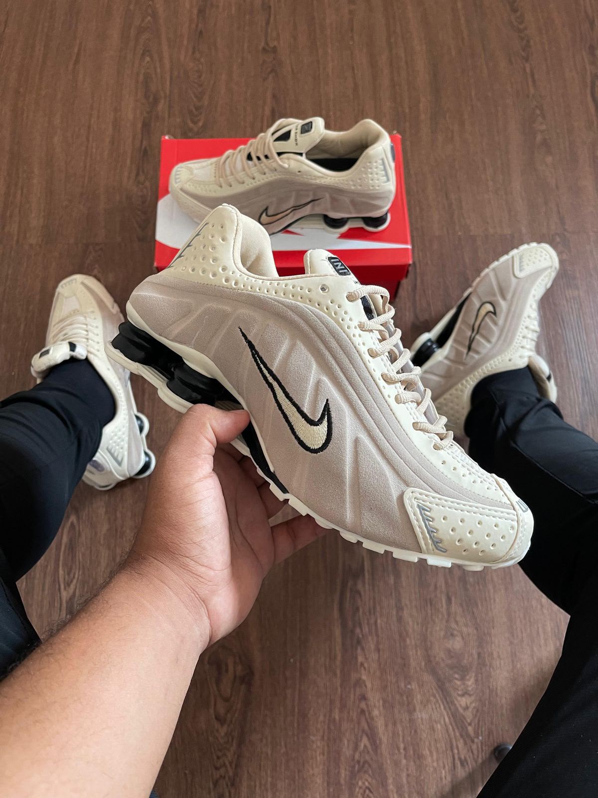 Nike Shox R4 Bege